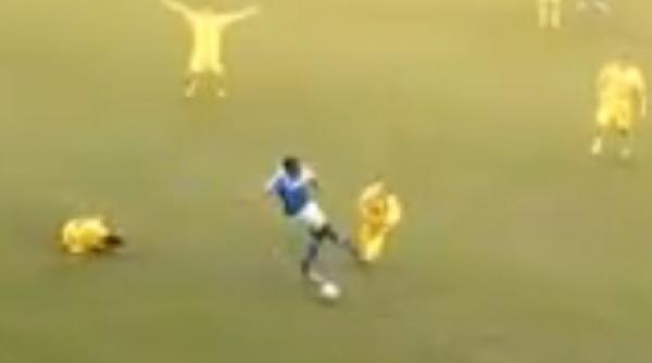 video e fotbal sau kick box