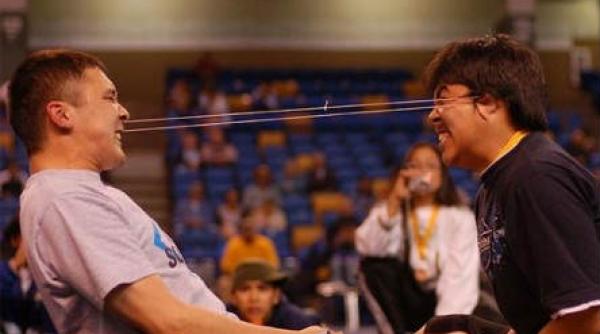 video mai tare ca oncescu skandenberg cu urechea