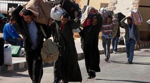 sute de oameni blocati la granita dintre libia si egipt