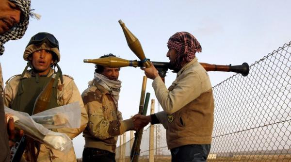 opt soldati britanici de elita capturati de rebelii din libia