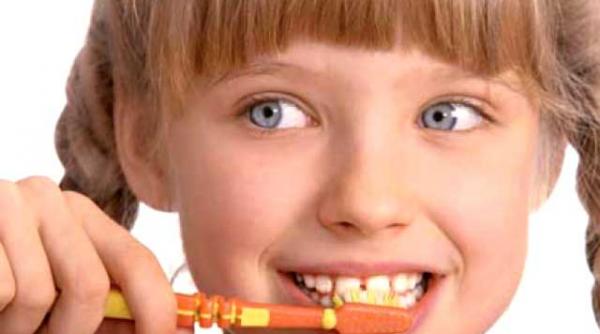 pasta de dinti nu previne formarea cariilor