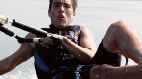 incredibil 246 km h la schi nautic video