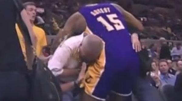 video ce se intampla cand stai prea aproape de teren te stropesti cu cafea