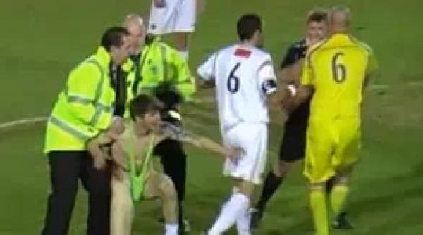 video eliminat pentru ca a placat un exhibitionist