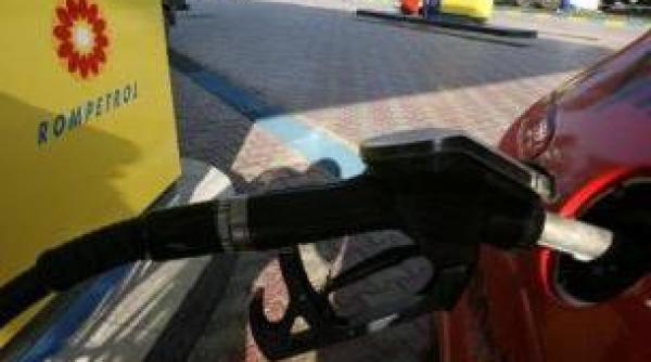 rompetrol a scumpit carburantii cu pana la 9 bani litru
