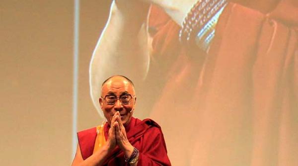dalai lama renunta la politica