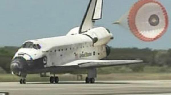 naveta discovery a iesit la pensie video