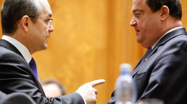 basescu forteaza demisia lui boc si retragerea lui blaga