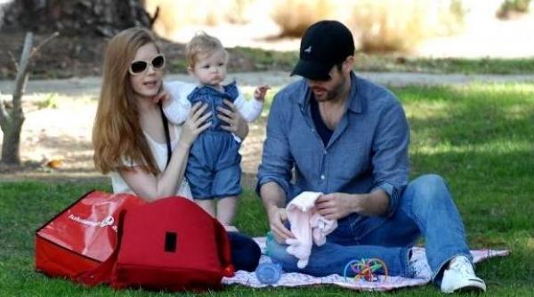 sunt celebri dar aleg sa petreaca timpul liber asemenea oamenilor obisnuiti