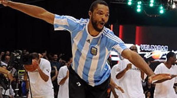 e fotbal sau baschet cos de sus dupa braziliana