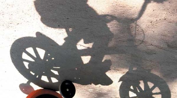 isi cauta copilul de 15 ani