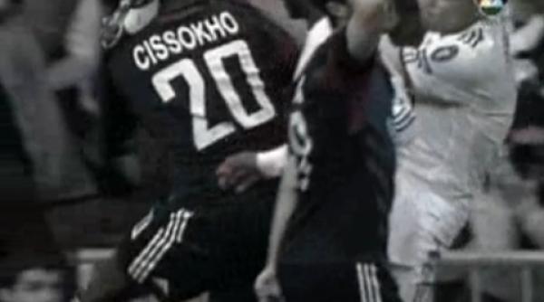 video a innebunit pepe vezi ce picior in cap i a dat lui cissokho si a scapat nesanctionat