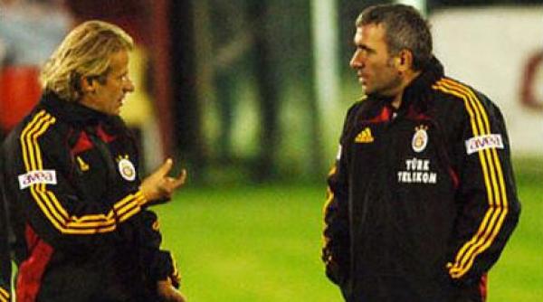 hagi inlocuit de secund