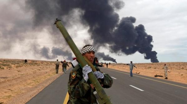 libia in prag de razboi avion de lupta doborat in benghazi