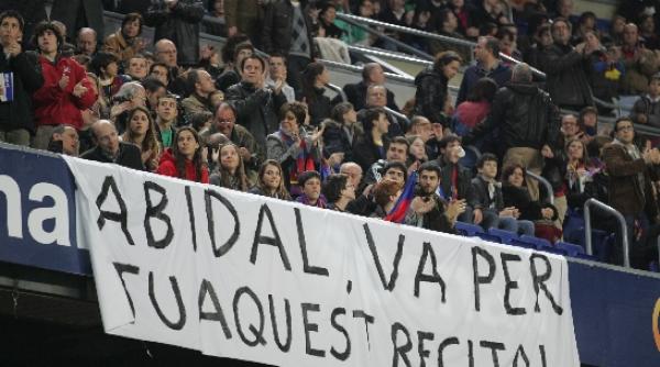 omagiu adus lui abidal in meciul barcelona getafe cu video