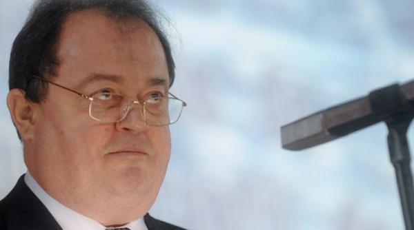 blaga nu renunta la candidatura pentru sefia pdl