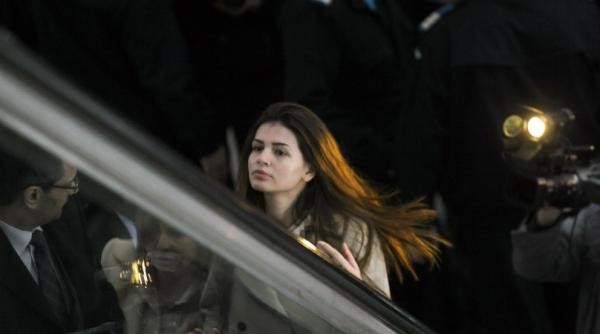 moni si iri cenusareasa si geniul malefic