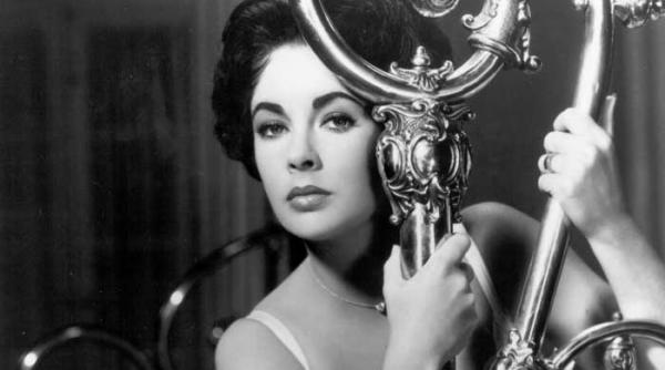liz taylor omagiata in week end la tcm