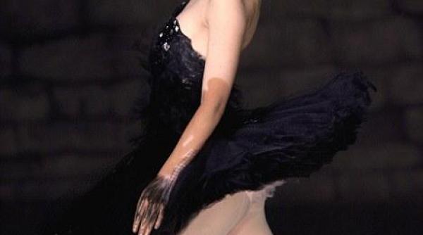 talentul de balerina al actritei natalie portman criticat