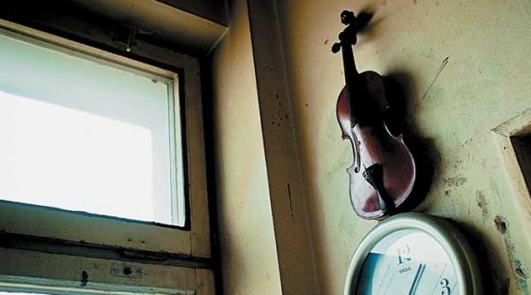 intre sua si albania