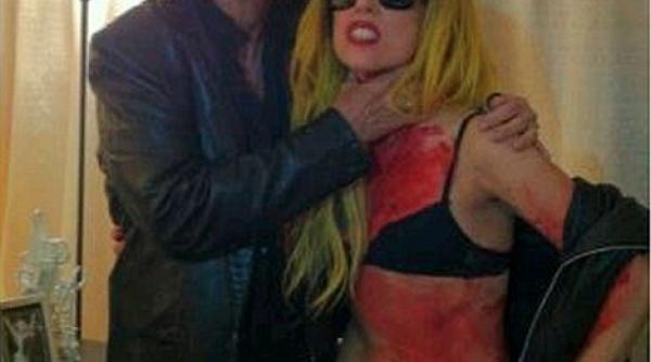alice cooper a strans o de gat pe lady gaga