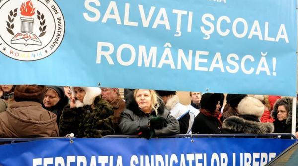 profesorii din suceava si botosani picheteaza ministerul educatiei