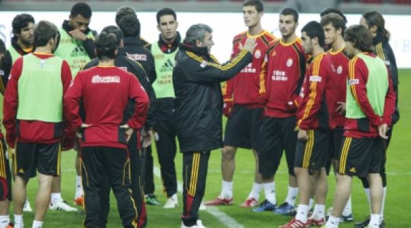 despartire emotionanta intre hagi si jucatorii galatei