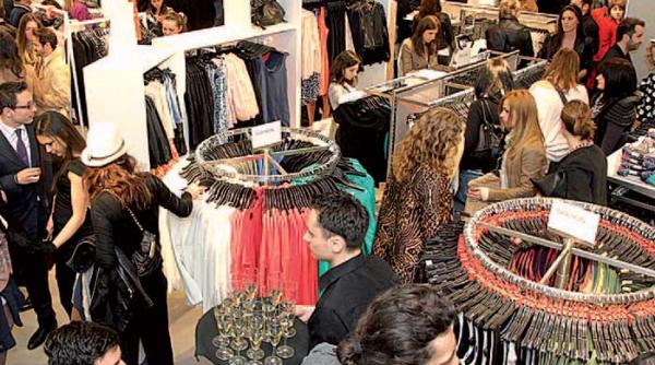 pe locuri fiti gata start la cumparaturi