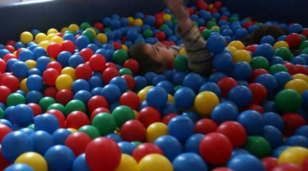 viata autistilor din romania dincolo de lumina albastra