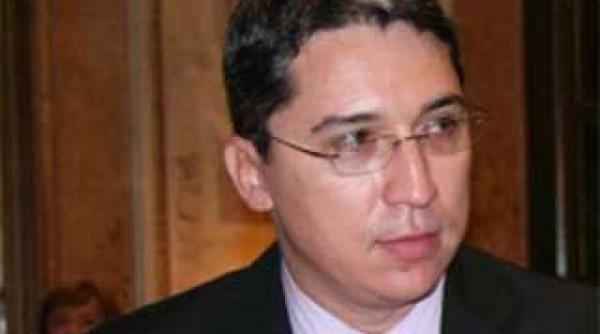 catalin popa este o gluma sinistra ca a existat control editorial din partea lui ghita sau a lui vintu