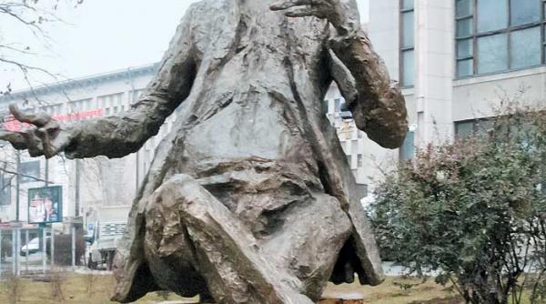 pentru domnul beligan caragiale e mereu nou