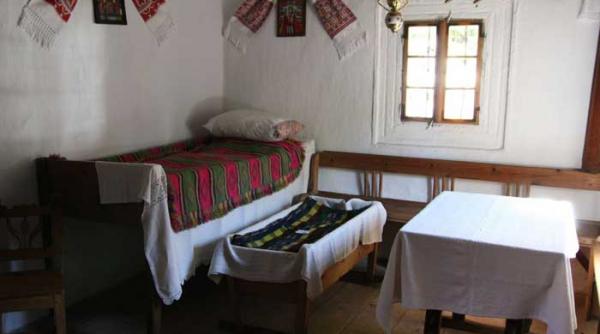 cine i una e de toate