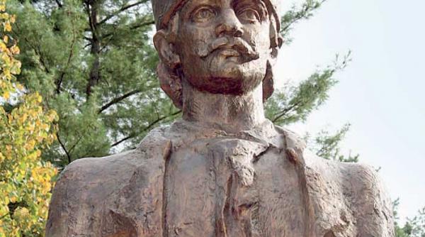 iancule mare bravule tare cu noi sa fii