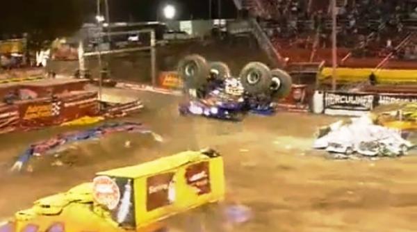 s a dat peste cap cu un monster truck de 12 tone