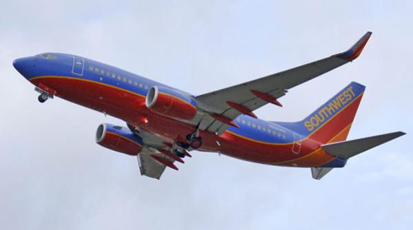 175 de avioane boeing retinute la sol dupa fisurarea carlingilor unor aparate