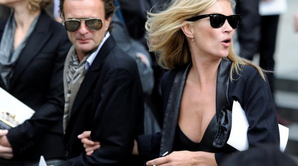 kate moss nu se mai poate opri din gatit