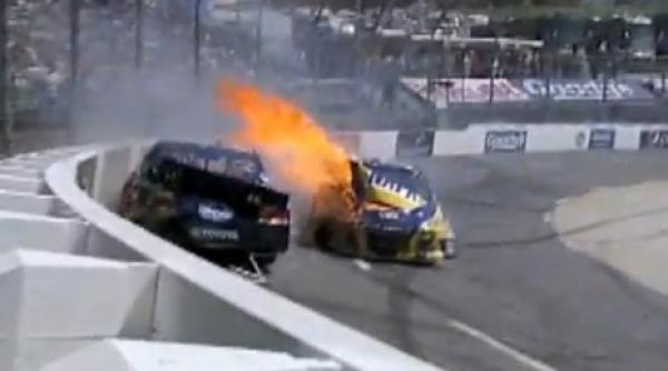 video accident spectaculos in nascar