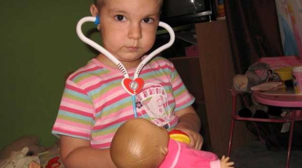 s o ajutam pe selena sa invinga cancerul monstru