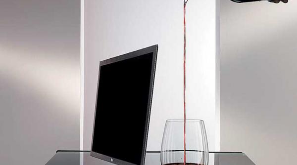 lg e90 monitorul easy metal