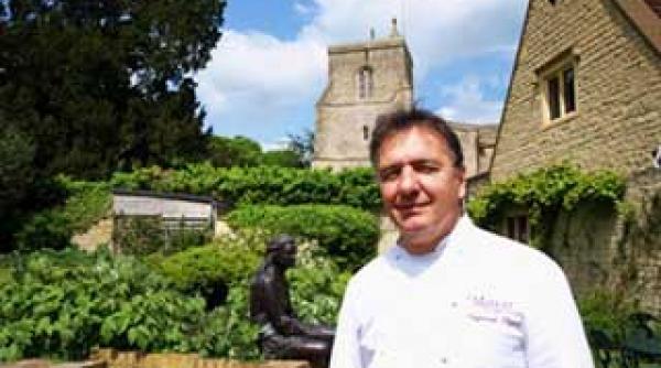 raymond blanc un sfert de secol instelat de michelin