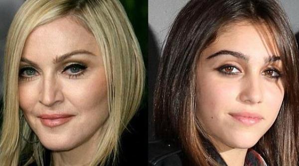 mame si fiice sau surori vezi cat de bine seamana copiii cu mamele lor celebre