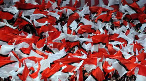 galeria lui dinamo va asista la meciul cu steaua