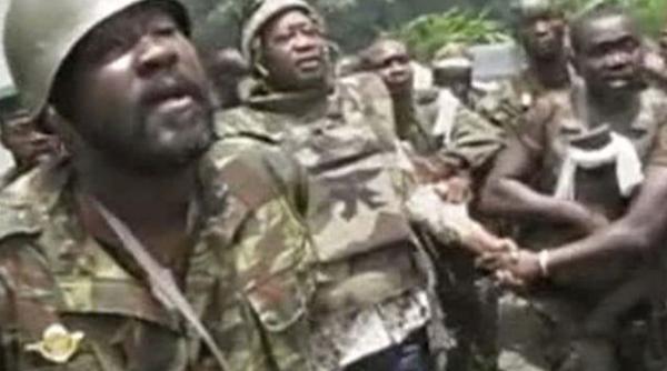 imagini din momentul capturarii presedintelui ivorian laurent gbagbo video