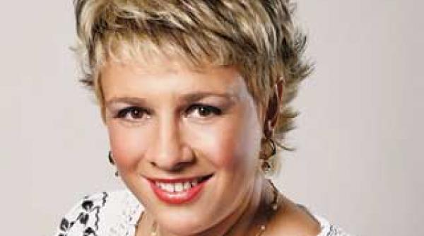 teo trandafir a revenit in tara