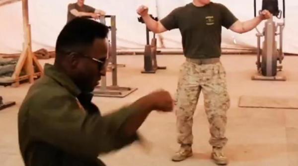 piesa lui britney spears hold it against me in varianta soldatilor americani din afganistan