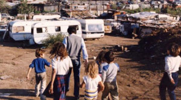 tiganii au ocupat o biserica din roma