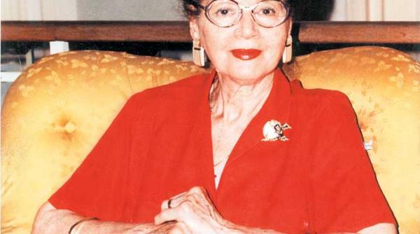 carmen stanescu nobletea si eleganta nu mai sunt apreciate