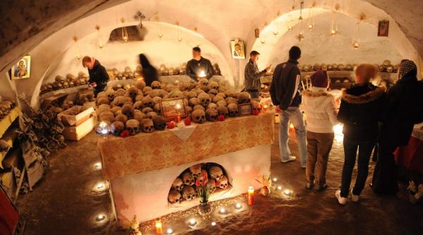 invierea la manastirea pasarea