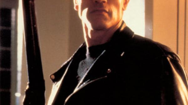 arnold schwarzenegger revine in rolul terminatorului