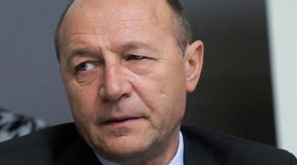 basescu chemat in instanta
